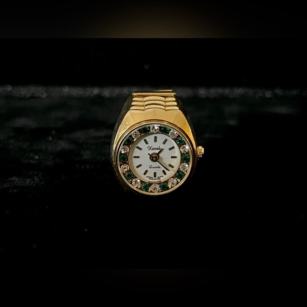 Authentic vintage ring watch from the 90’s